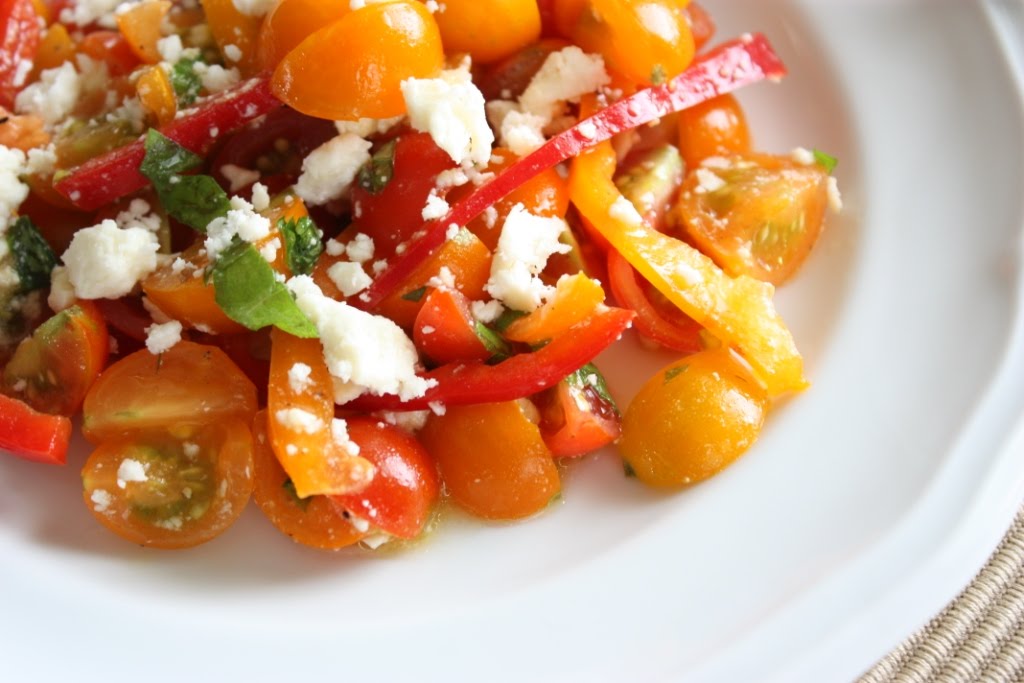 Sweet and Simple Tomato Pepper Salad Recipe | FakeFoodFree.com