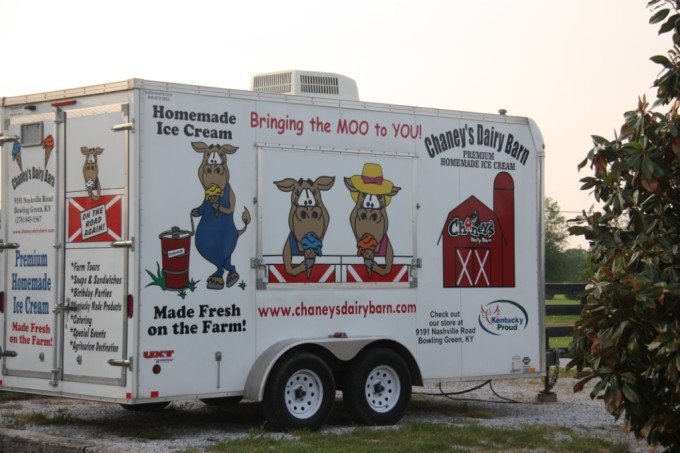 Chaney's Dairy Barn, Bowling Green, Kentucky | Kentucky Milk and Garden Strawberries | Fake Food Free