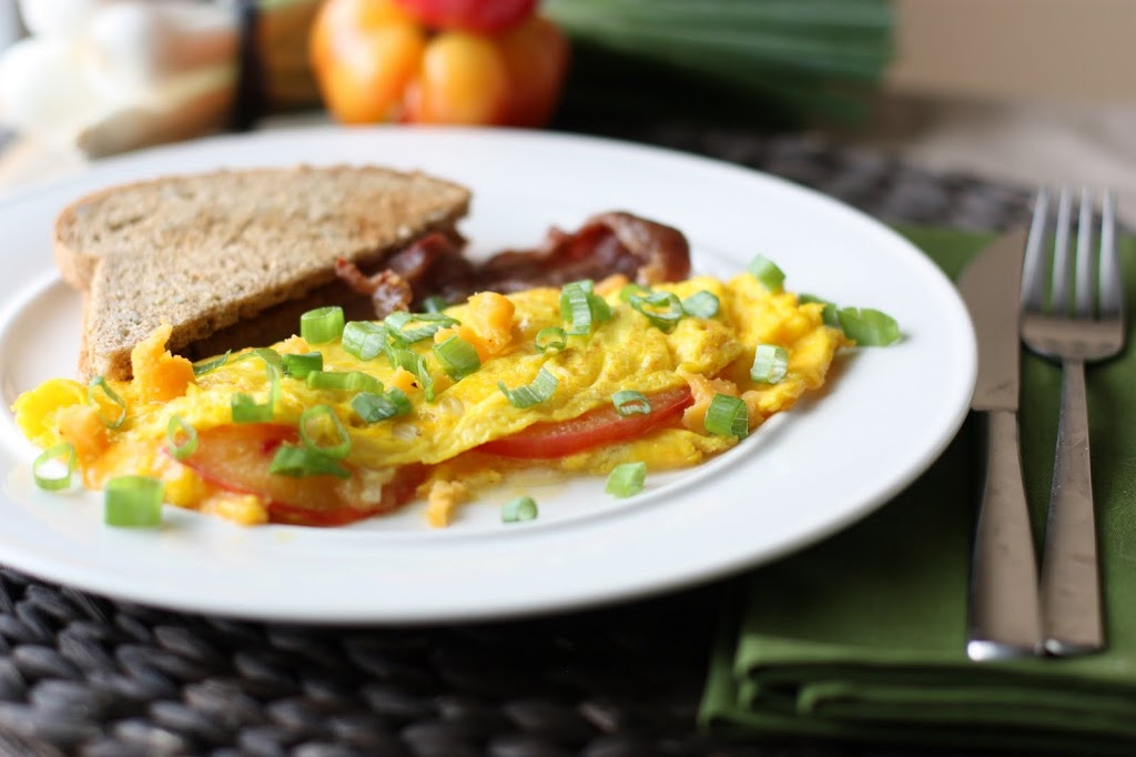 Easy Heirloom Tomato Omelet Recipe