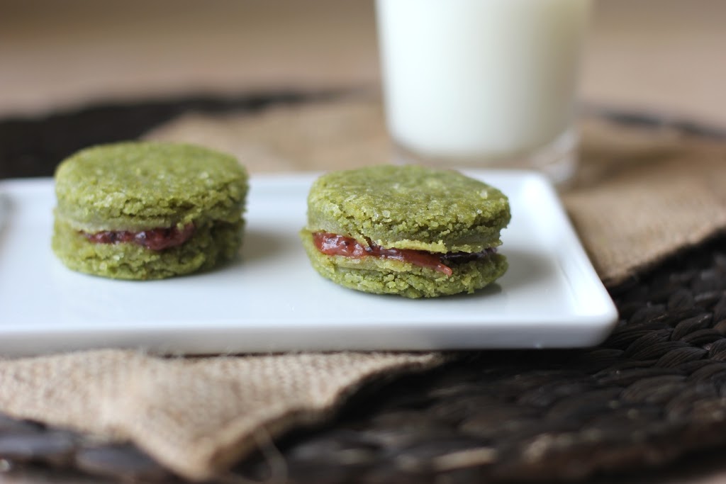 Matcha tea cookies filled with gooseberries recipe | Fake Food Free
