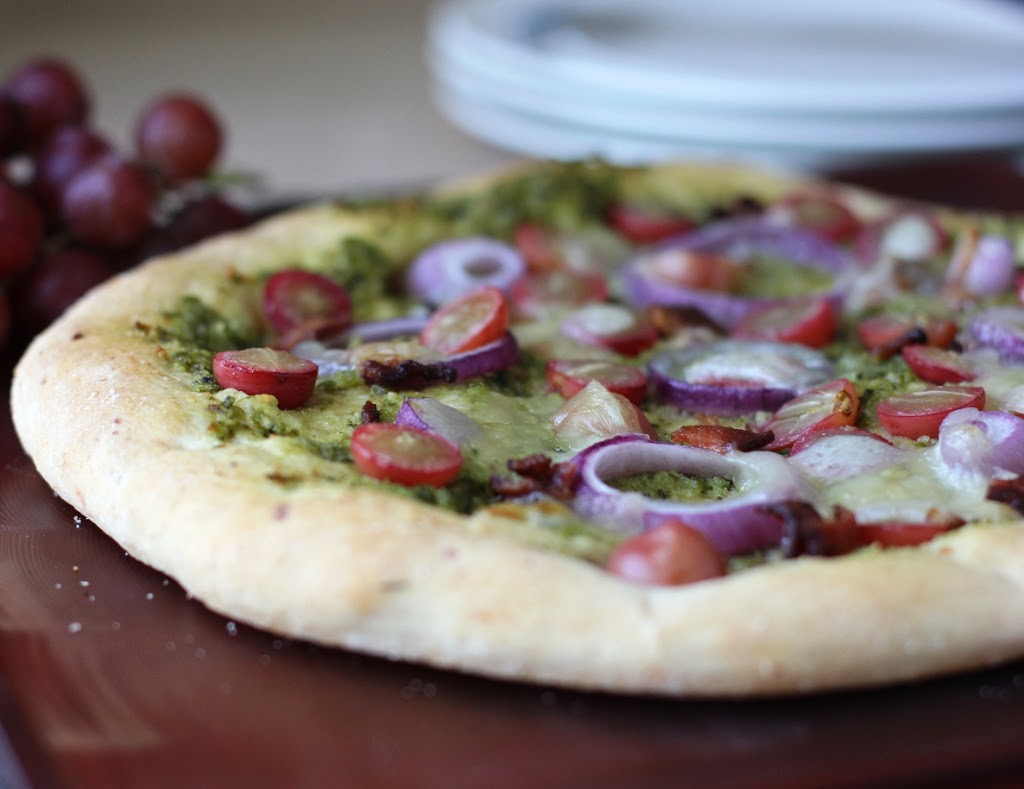 Pesto Pizza with Red Grapes and Bacon Recipe | FakeFoodFree.com