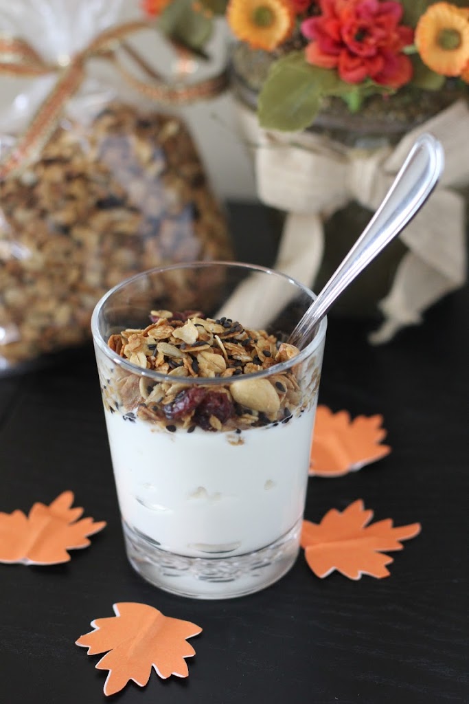 Black Sesame Granola Recipe | FakeFoodFree.com #granolarecipes #healthyrecipes #healthyeating #breakfast