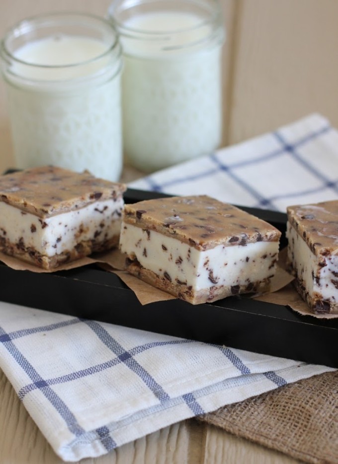 Cookie Monster Ice Cream Sandwiches from I Scream Sandwich by Jennie Schacht on fakefoodfree.com