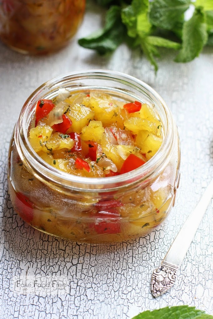 Pineapple Mint Chutney Recipe | fakefoodfree.com