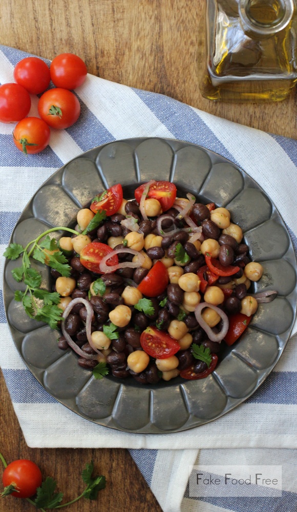 Chili Garlic Bean Salad | fakefoodfree.com