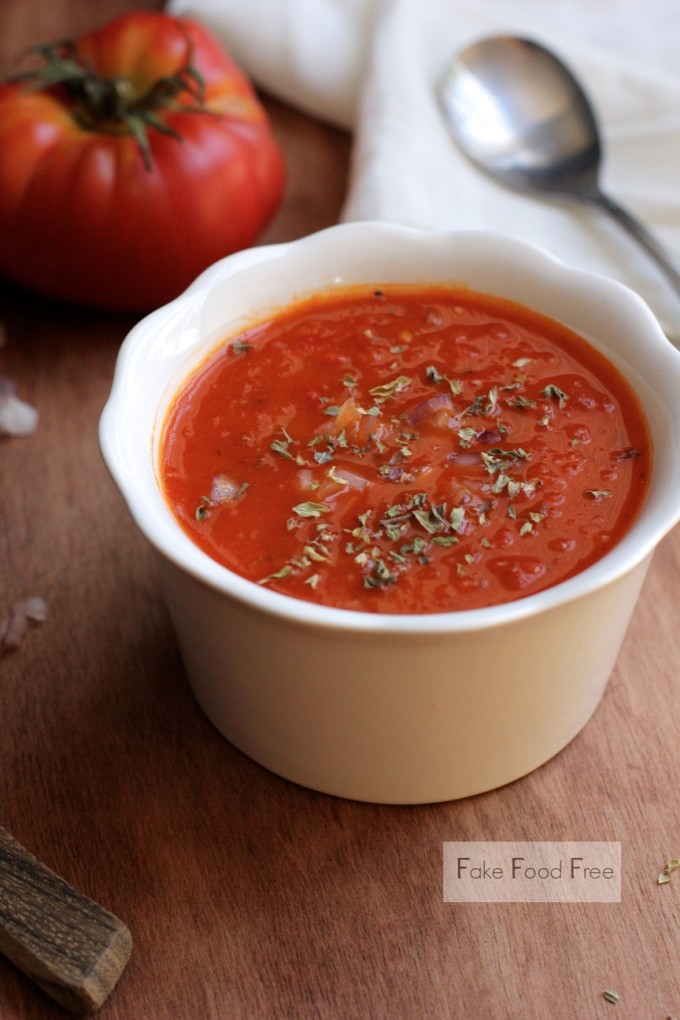 Chipotle Tomato Soup | fakefoodfree.com