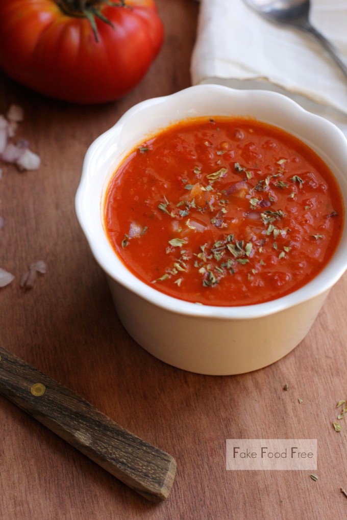 Chipotle Tomato Soup | fakefoodfree.com