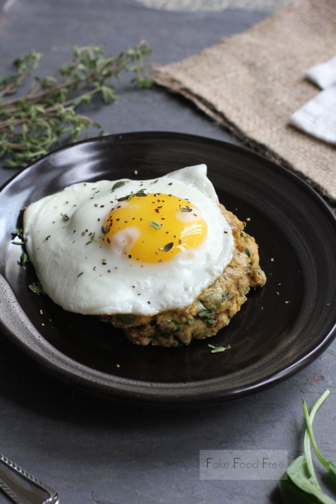 Salmon and Spinach Cakes with Fried Eggs | fakefoodfree.com