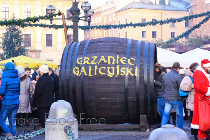 Krakow Christmas Market | Fake Food Free #travel #christmas #Poland