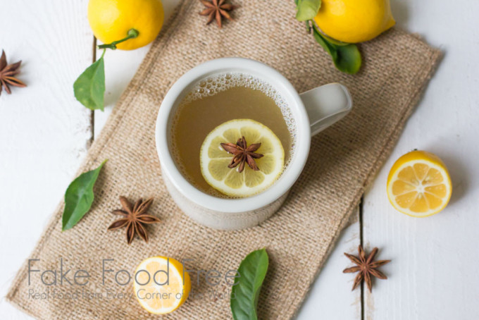 Meyer Lemon Bourbon Winter Warmer | Fake Food Free | A warm cocktail made with spiced, fresh lemonade and Kentucky bourbon. 