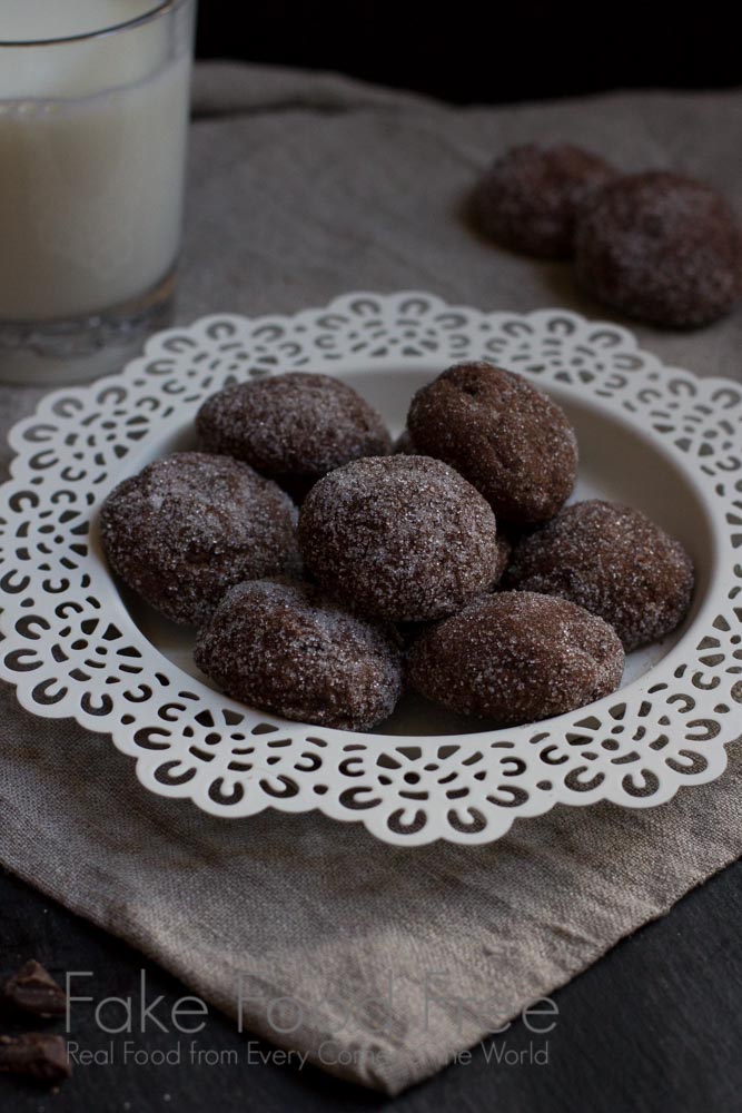 Starry Starry Nights Cookies from Let Them Eat Cake | Fake Food Free | Dark chocolate gluten-free and grain-free cookies. 