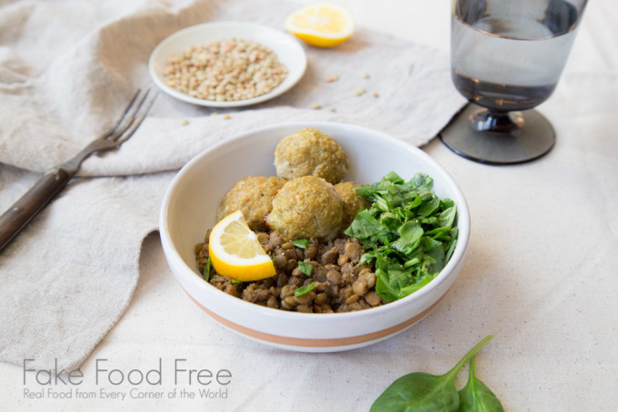 Lentils with Curry Turkey Meatballs and Lemon Spinach | Fake Food Free | Slow cooker lentils are combined with turkey meatballs and topped with fresh spinach in this one-bowl meal!