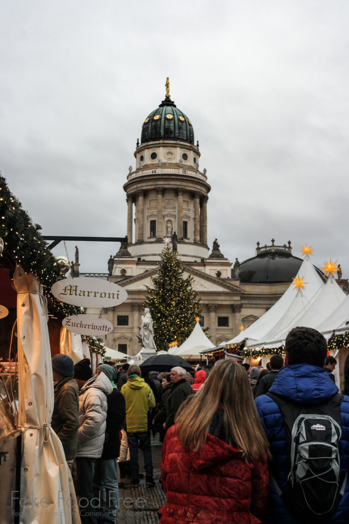 WeihnachtsZauber auf dem Gendarmenkt | What to Eat and Drink at Berlin Christmas Markets | Fake Food Free Travels