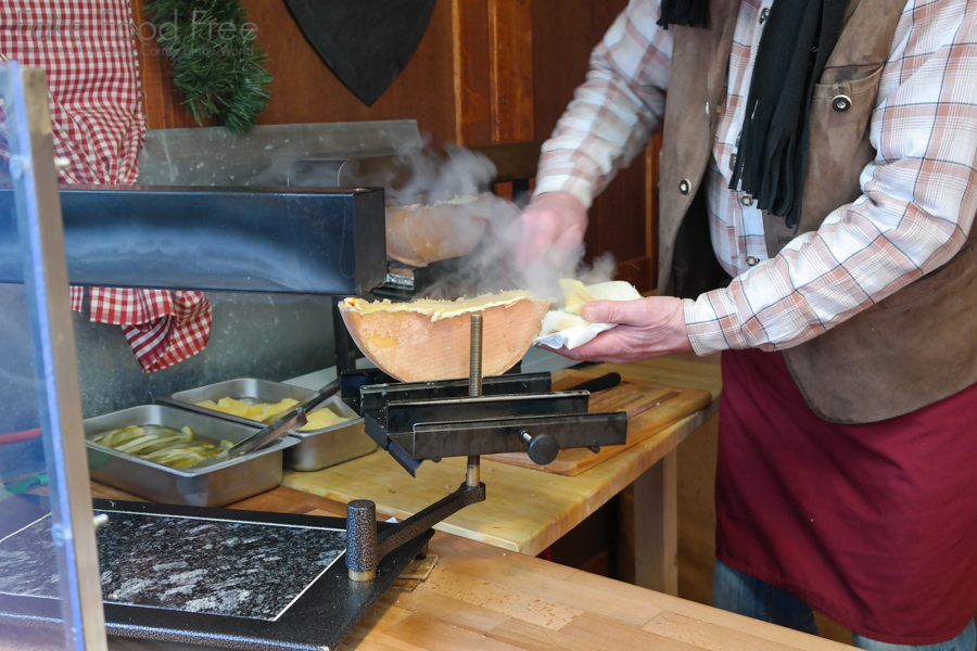 Raclette at Berliner Weihnachtszeit | Berlin Christmas Markets | Fake Food Free Travel 