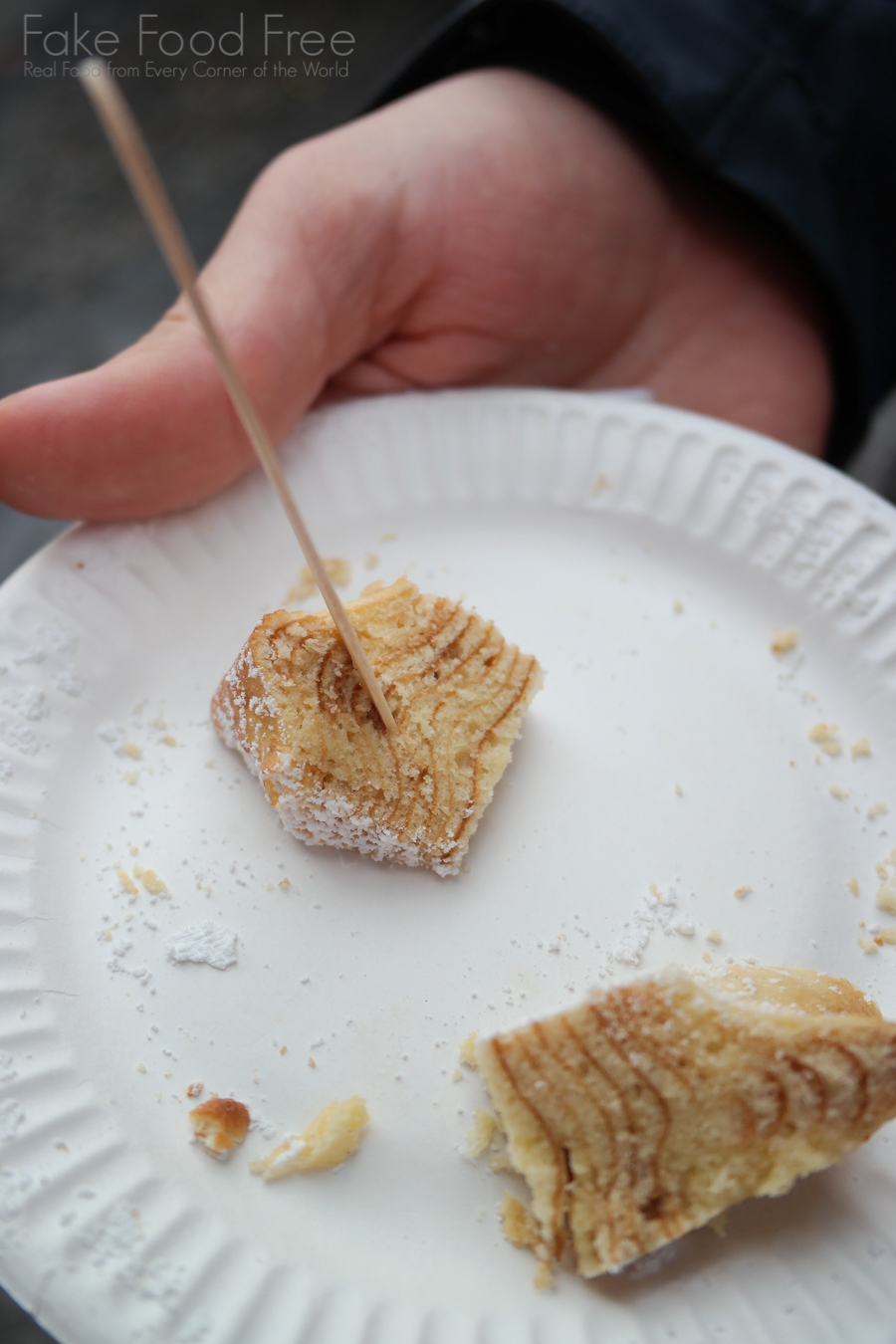 Baumkuchen at WeihnachtsZauber auf dem Gendarmenkt | Berlin Christmas Markets | Fake Food Free Travels