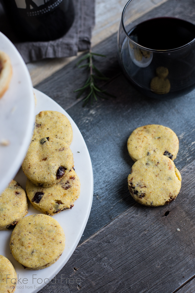 Savory Fig Rosemary Parmesan Cornmeal Cookie Recipe | Fake Food Free | #freeproductreview