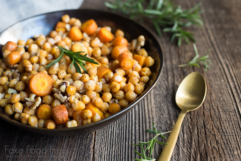 Recipe for Roasted Rosemary Carrots and Chickpeas with Walnuts 