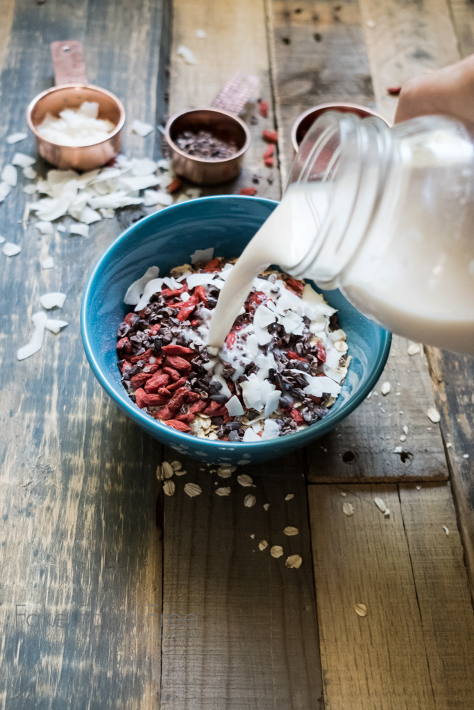 Muesli Recipe with cacao nibs and goji berries | FakeFoodFree.com