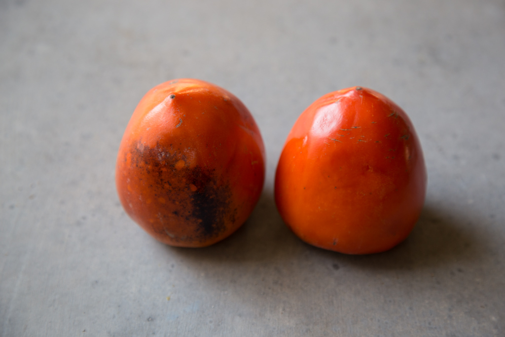 Tips for eating Hachiya persimmons.