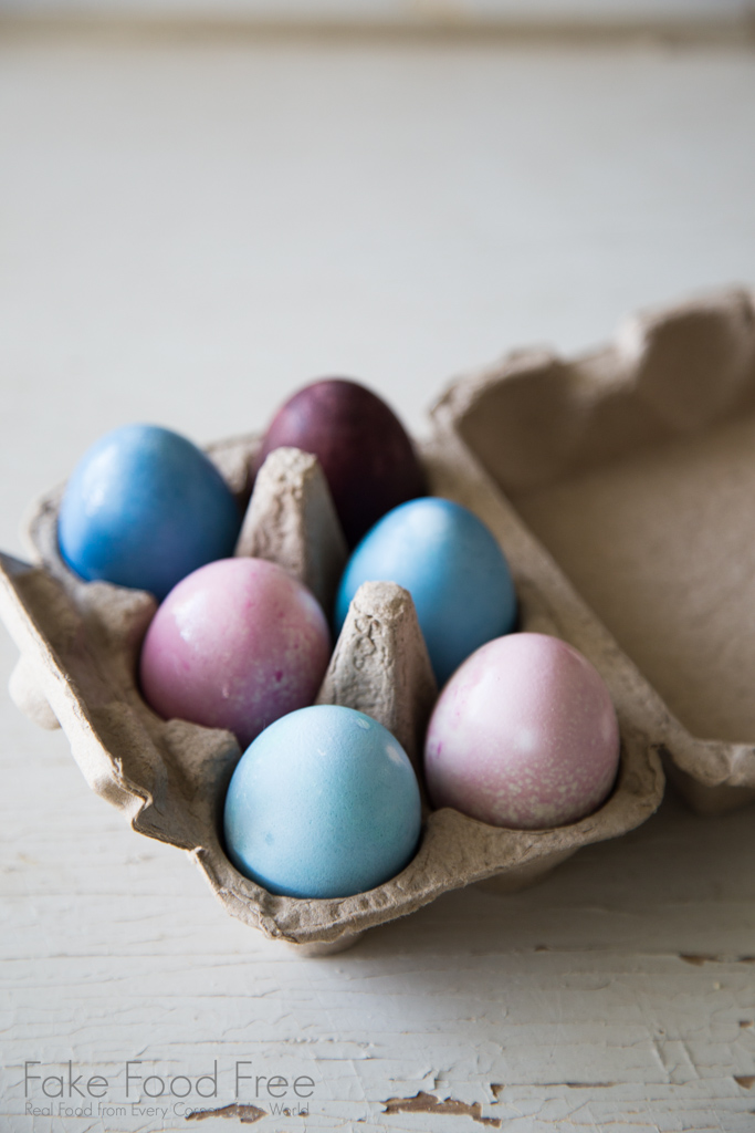 Naturally Dyed Easter Eggs DIY