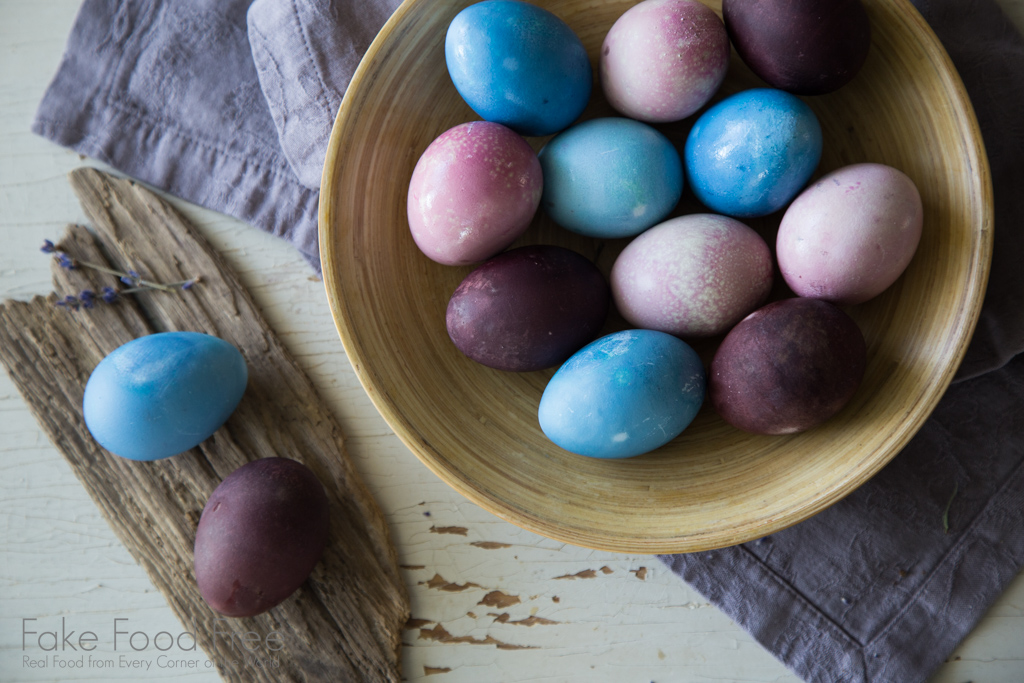 Dyed Eggs with Black Rice, Purple Cabbage and Red Beets | DIY at FakeFoodFree.com