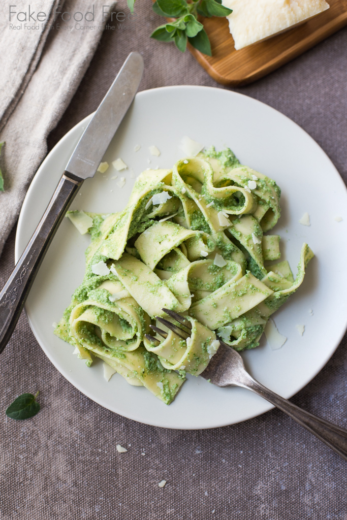 Creamy Almond Spinach Sauce Recipe for pasta, rice or veggies!