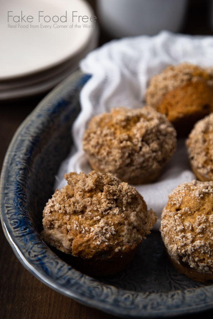 Winter squash muffins with candied ginger and ground ginger. | Fall recipes at FakeFoodFree.com #fallfood #fallrecipes #wintersquashrecipes #muffinrecipes #breakfastrecipes #ginger