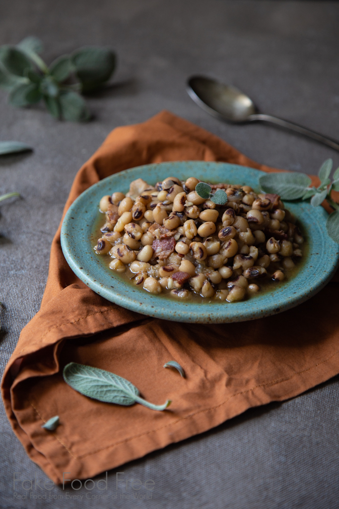 Instant Pot Black Eyed Peas with Pumpkin, Bacon and Sage Recipe | FakeFoodFree.com #instantpotrecipes #easyrecipes #pumpkinrecipes #blackeyepeas #baconrecipes #comfortfood #fallrecipes