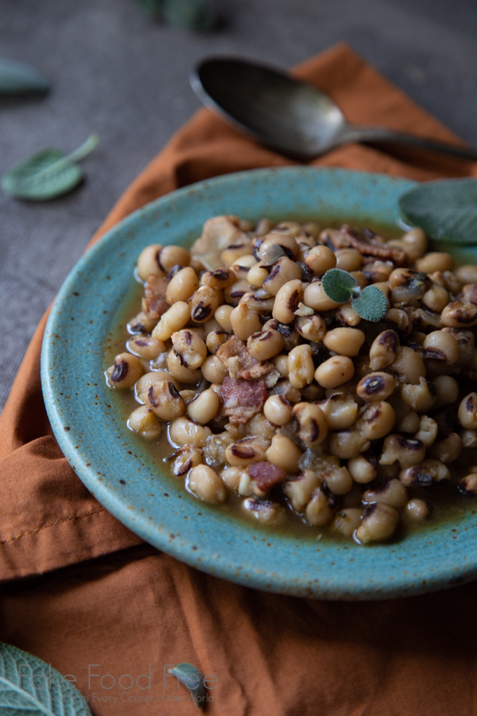 Bacon Pumpkin Black Eyed Peas with Sage Instant Pot Recipe | FakeFoodFree.com #instantpotrecipes #easyrecipes #pumpkinrecipes #blackeyepeas #baconrecipes #comfortfood #fallrecipes