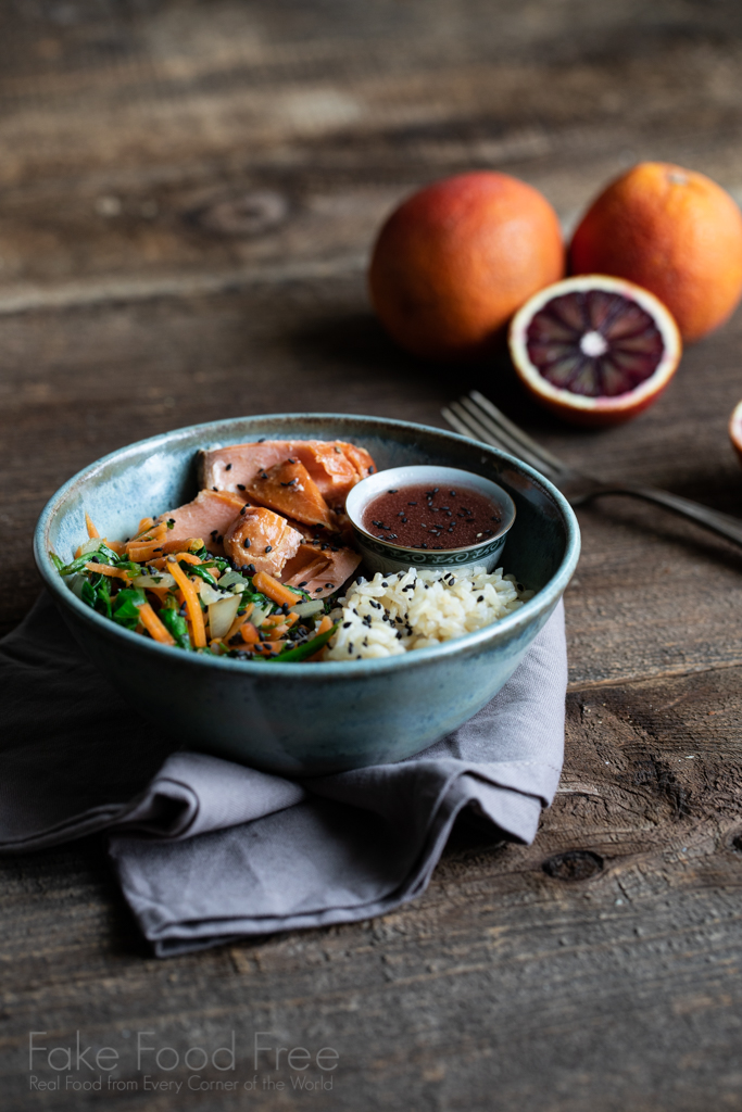 Hot Smoked Salmon Bowls with Blood Orange Sesame Dressing Recipe | FakeFoodFree.com #healthyrecipes #healthyeating #smokedsalmon #simplemeals #smokedsalmonrecipes #bloodoranges #bloodorangerecipes