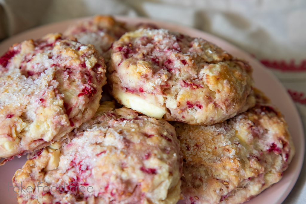 Scones made with fresh raspberries and cream cheese | Recipe at FakeFoodFree.com #scones #raspberryrecipes #breakfastrecipes #brunchrecipes