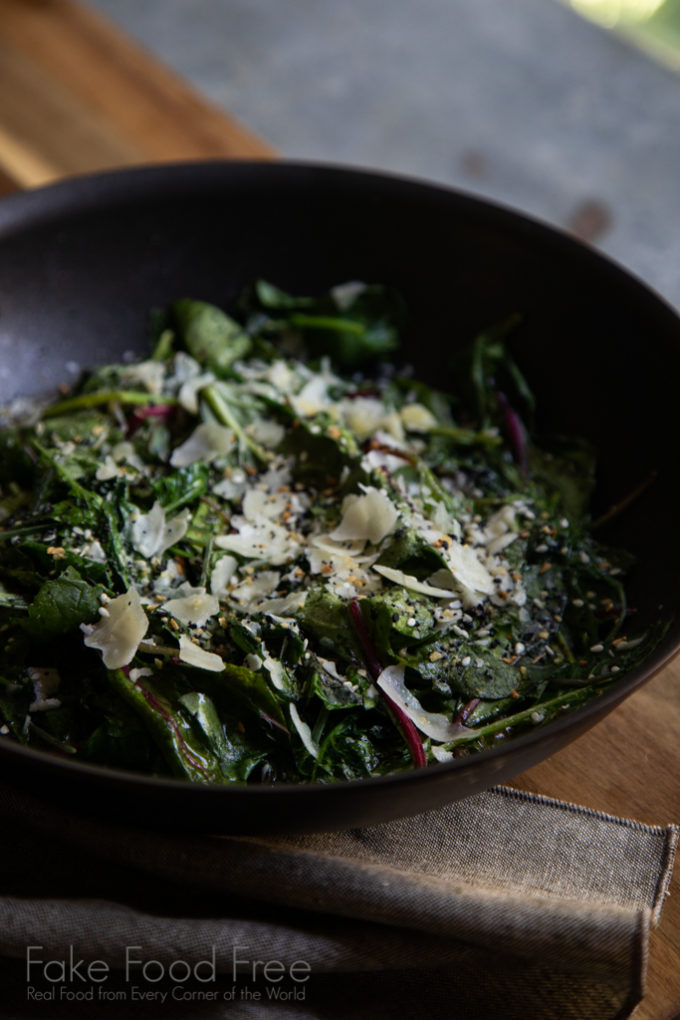 Easy Sauteed Greens Recipe | FakeFoodFree.com #healthyeating #healthyrecipes #easyrecipes #easysidedish #leafygreens 